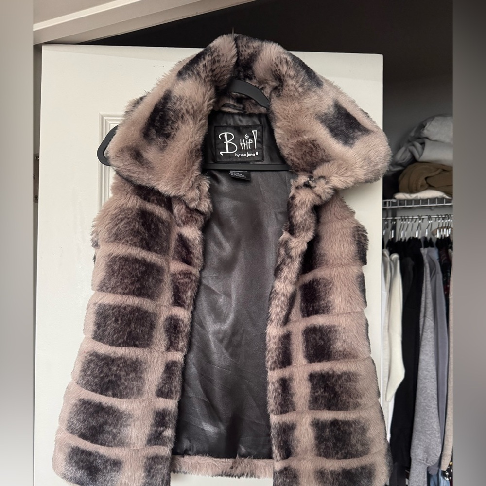 h.i.p. Women's Faux Fur Vest - Black and Brown